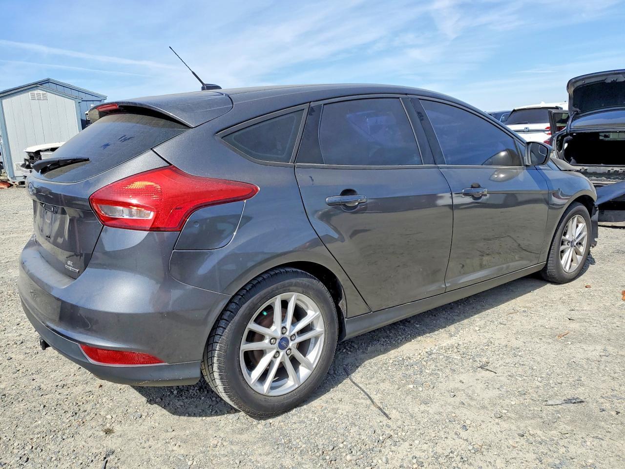2016 Ford Focus Se - Image 3