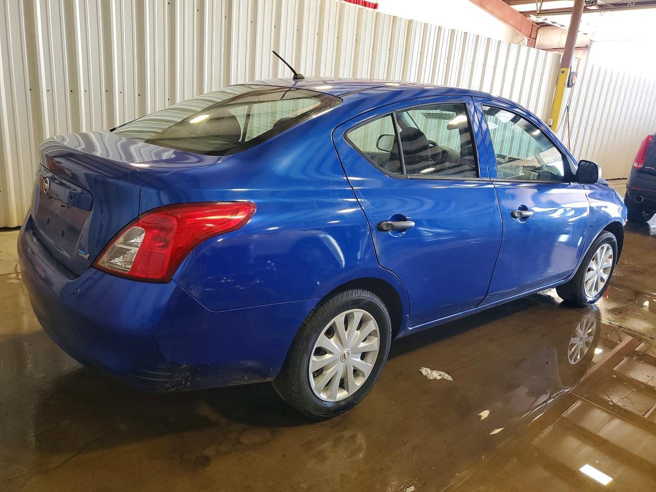 2012 Nissan Versa 1.6 S - Фото 3