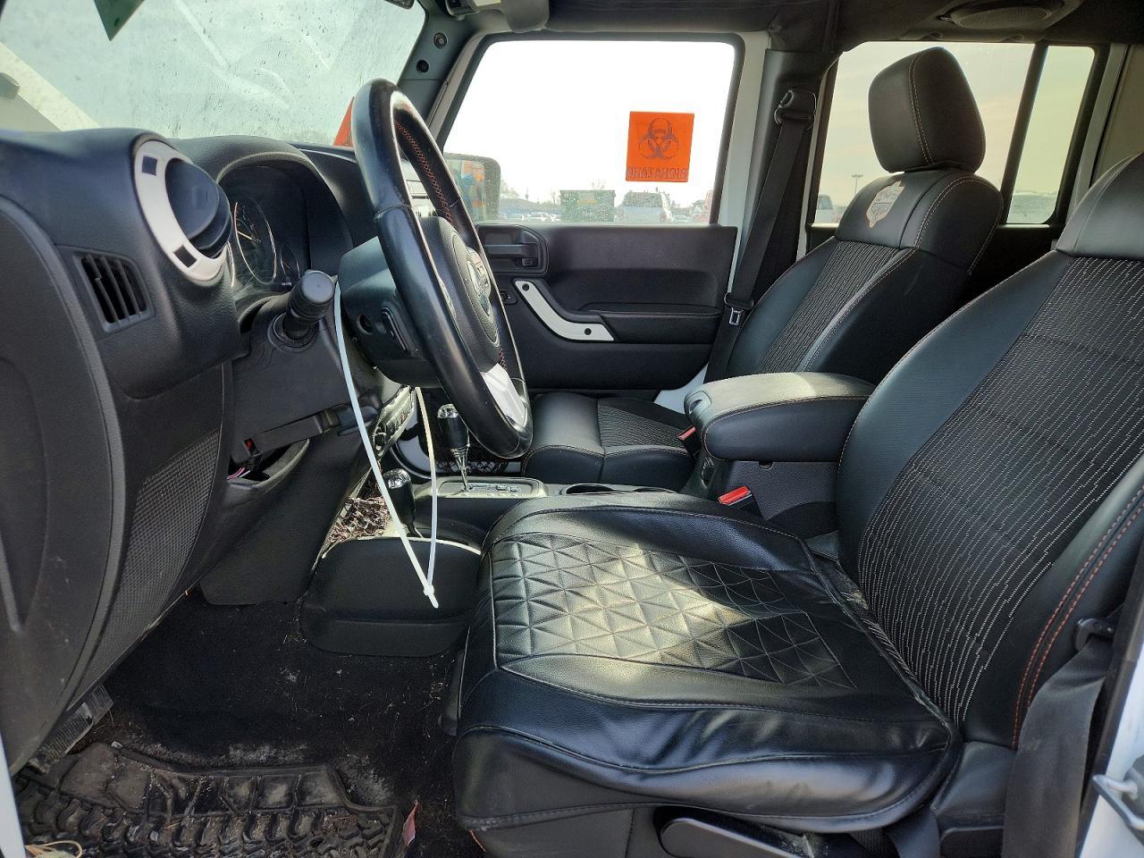 2012 Jeep Wrangler Unlimited Sahara - Image 7