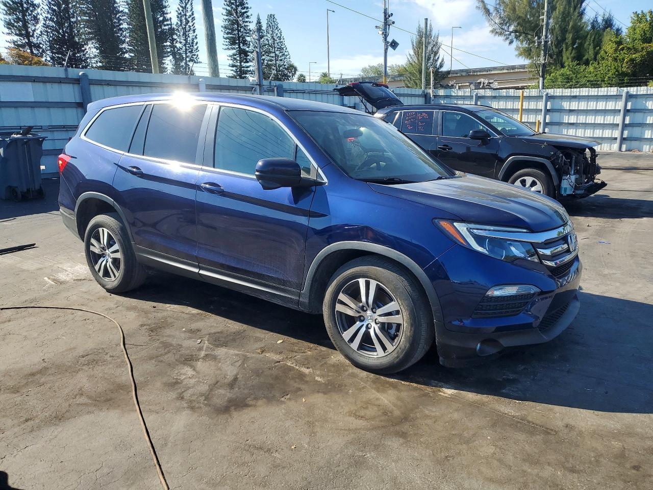 2018 Honda Pilot Ex - Image 4