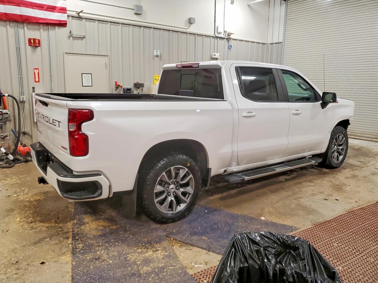 2020 Chevrolet Silverado K1500 Rst - Image 3