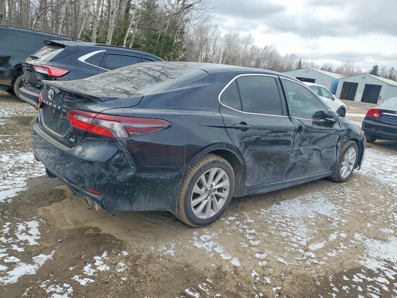 2023 Toyota Camry Se - Image 3
