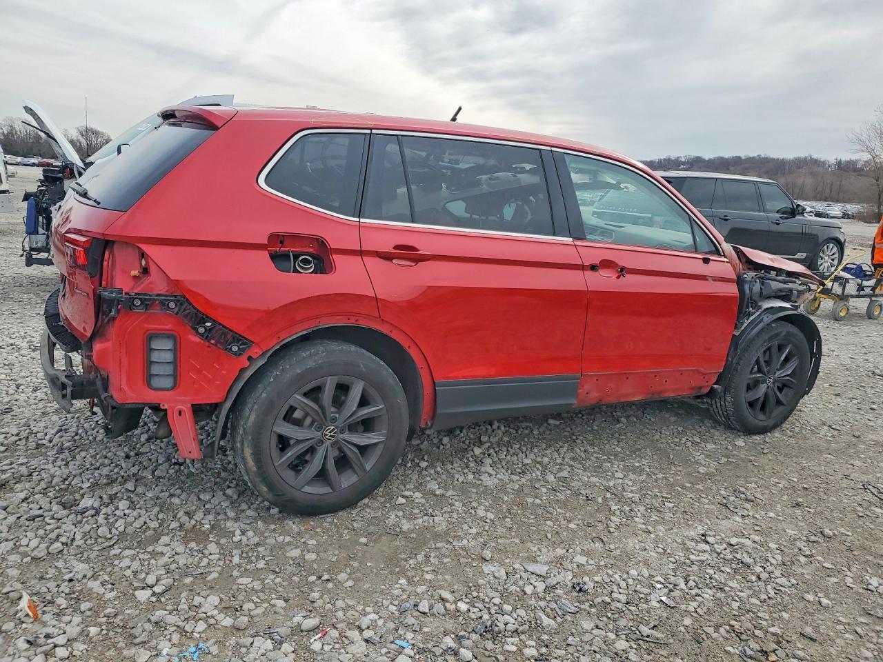 2022 Volkswagen Tiguan Se - Image 3