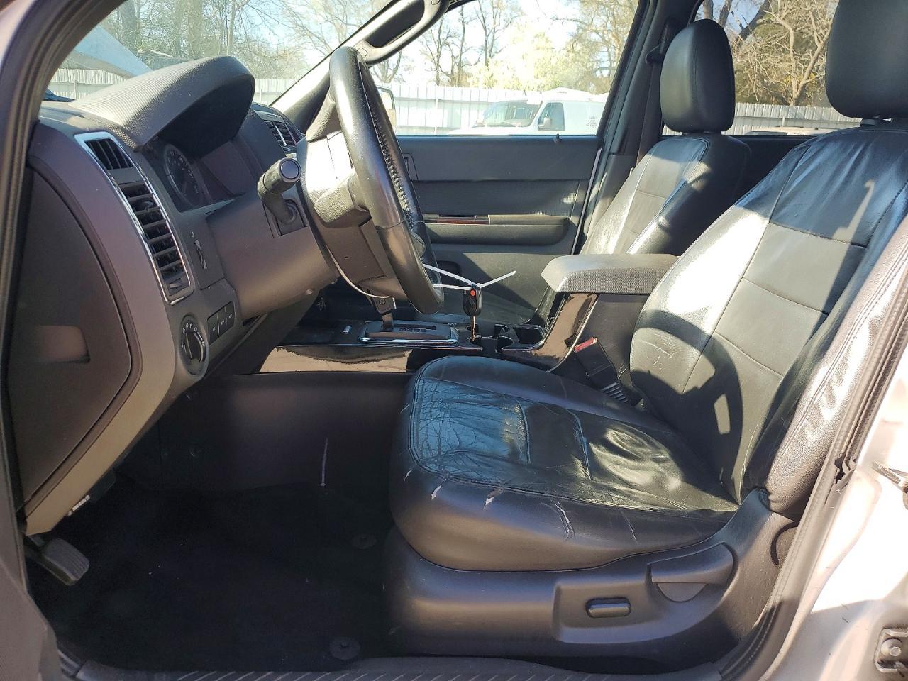 2012 Ford Escape Limited - Image 7