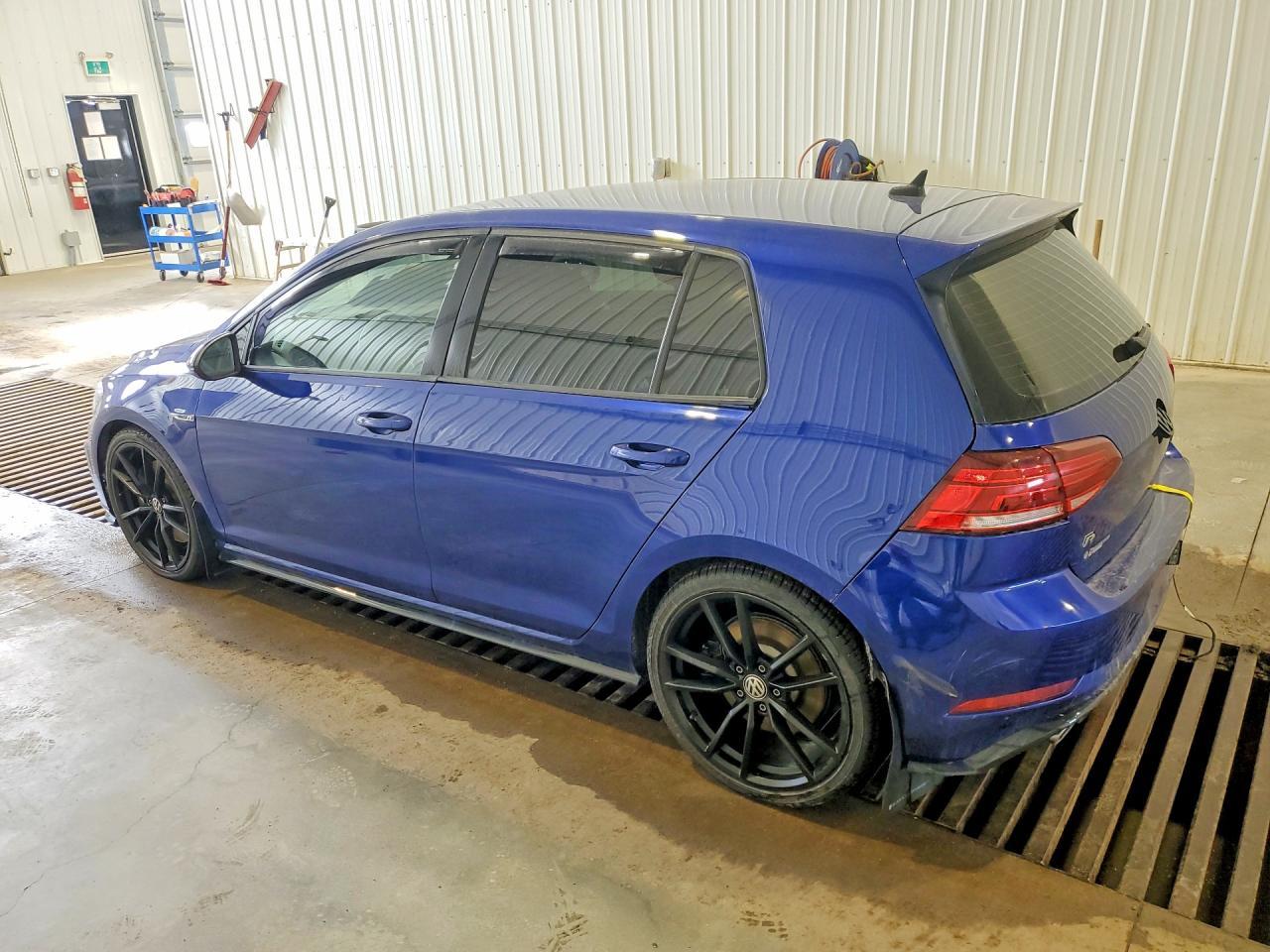 2019 Volkswagen Golf R - Image 2