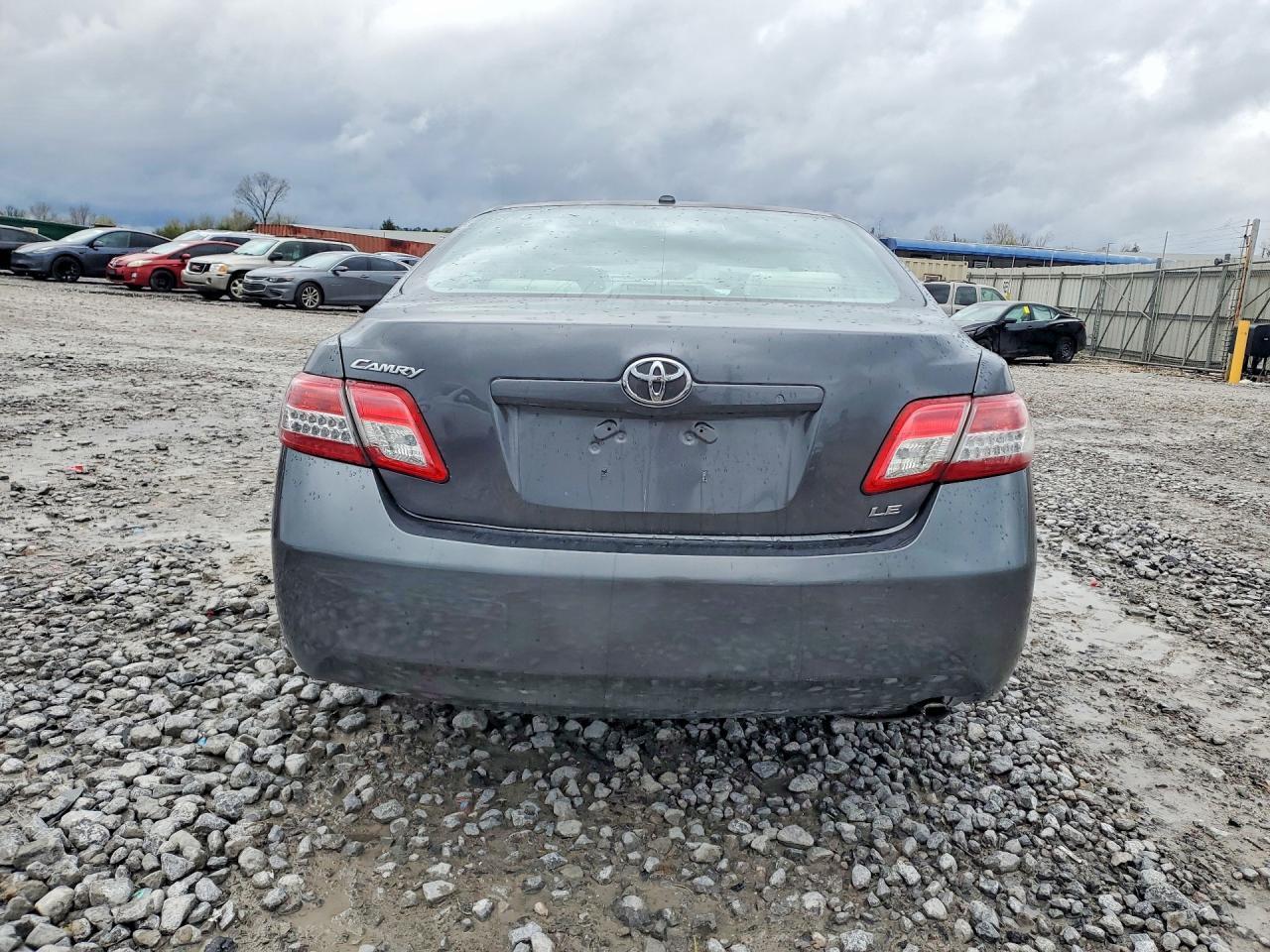 2011 Toyota Camry Le - Image 6