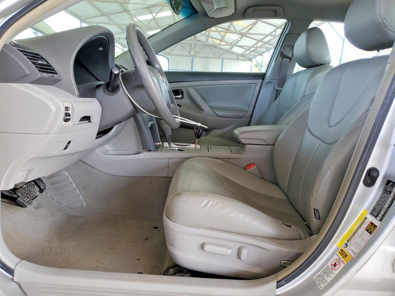 2010 Toyota Camry Le - Image 7