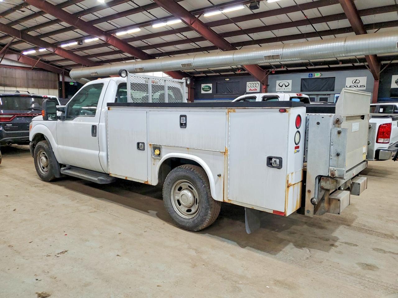 2015 Ford F350 Super Duty - Фото 2
