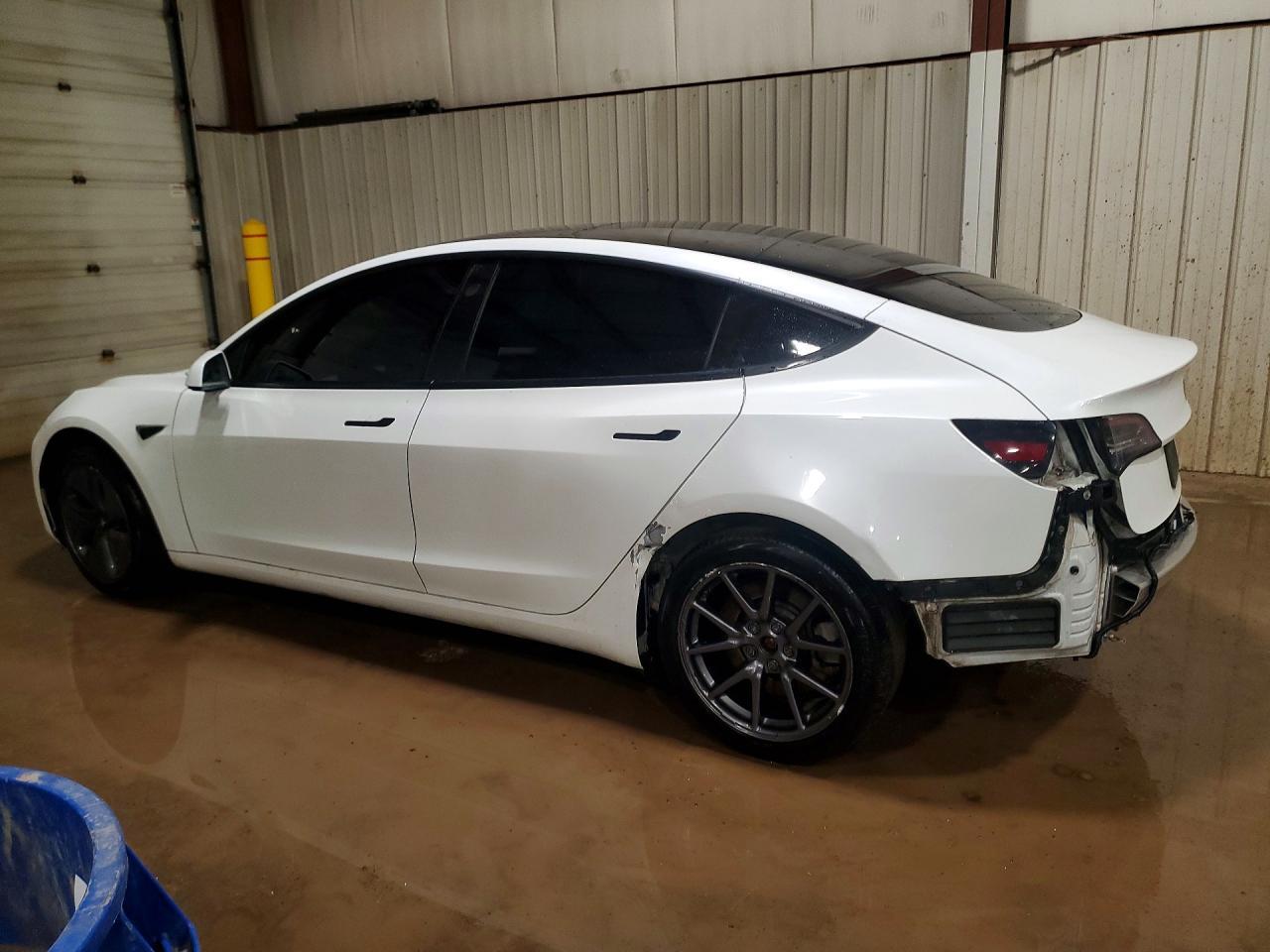 2021 Tesla Model 3 - Фото 2
