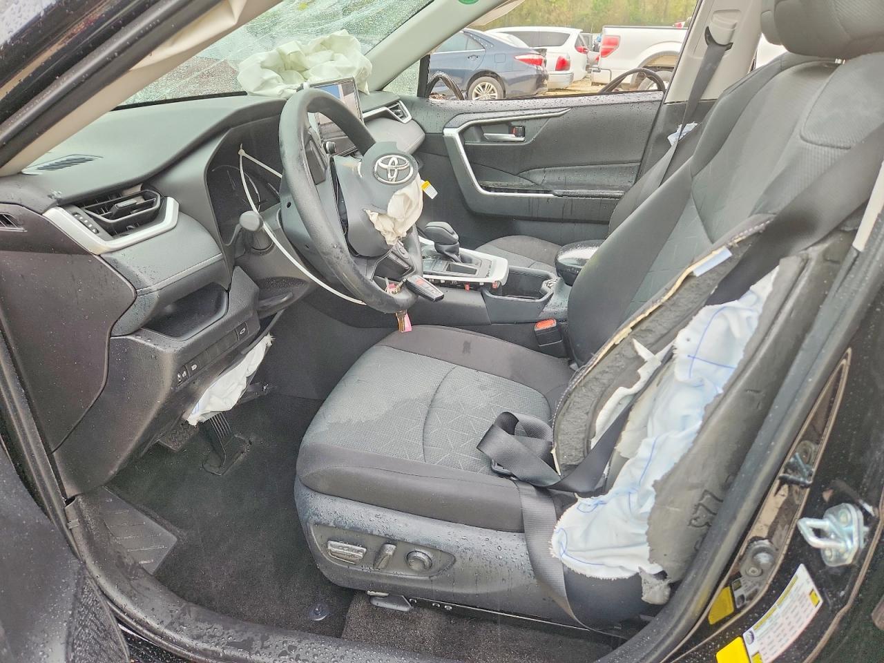 2025 Toyota Rav4 Xle - Image 7