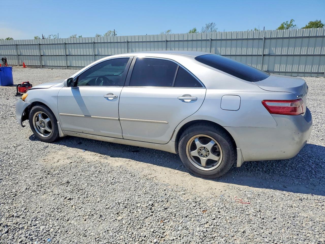 2009 Toyota Camry Le - Image 2