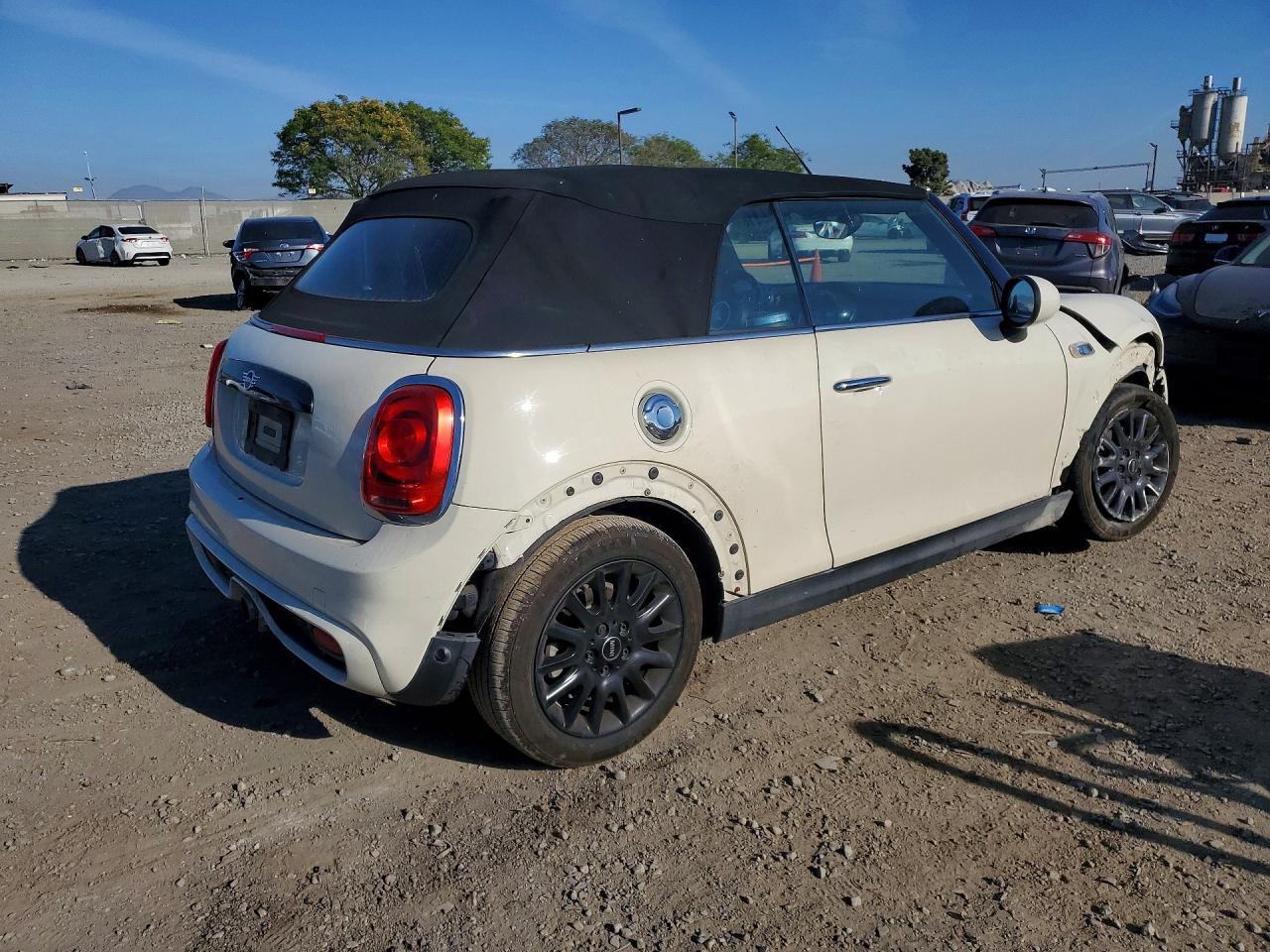 2019 Mini Cooper S - Image 3