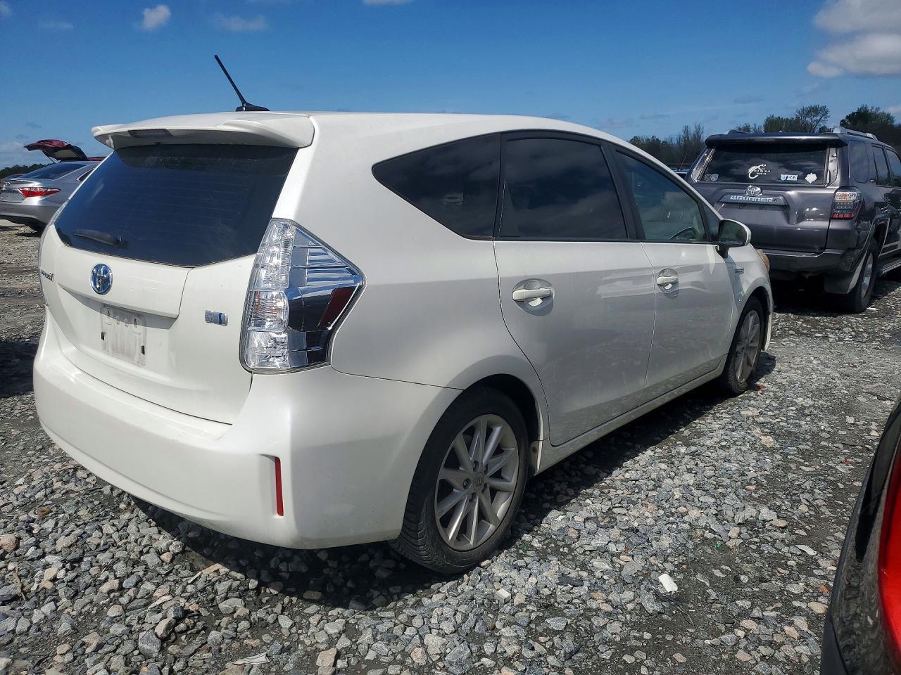 2013 Toyt Prius V - Фото 3