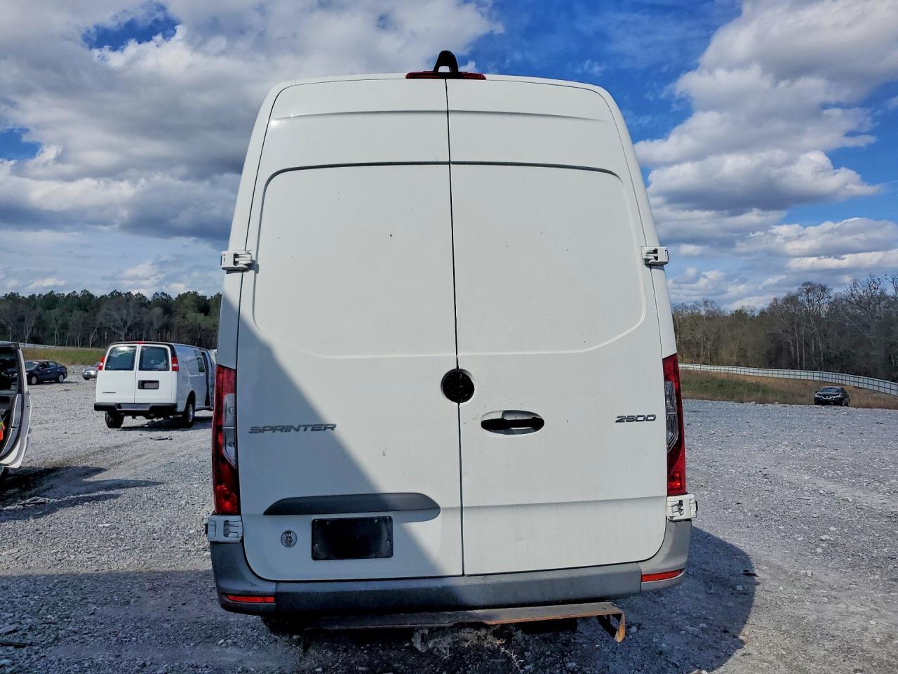 2021 Mercedes-Benz Sprinter 2500 - Фото 6