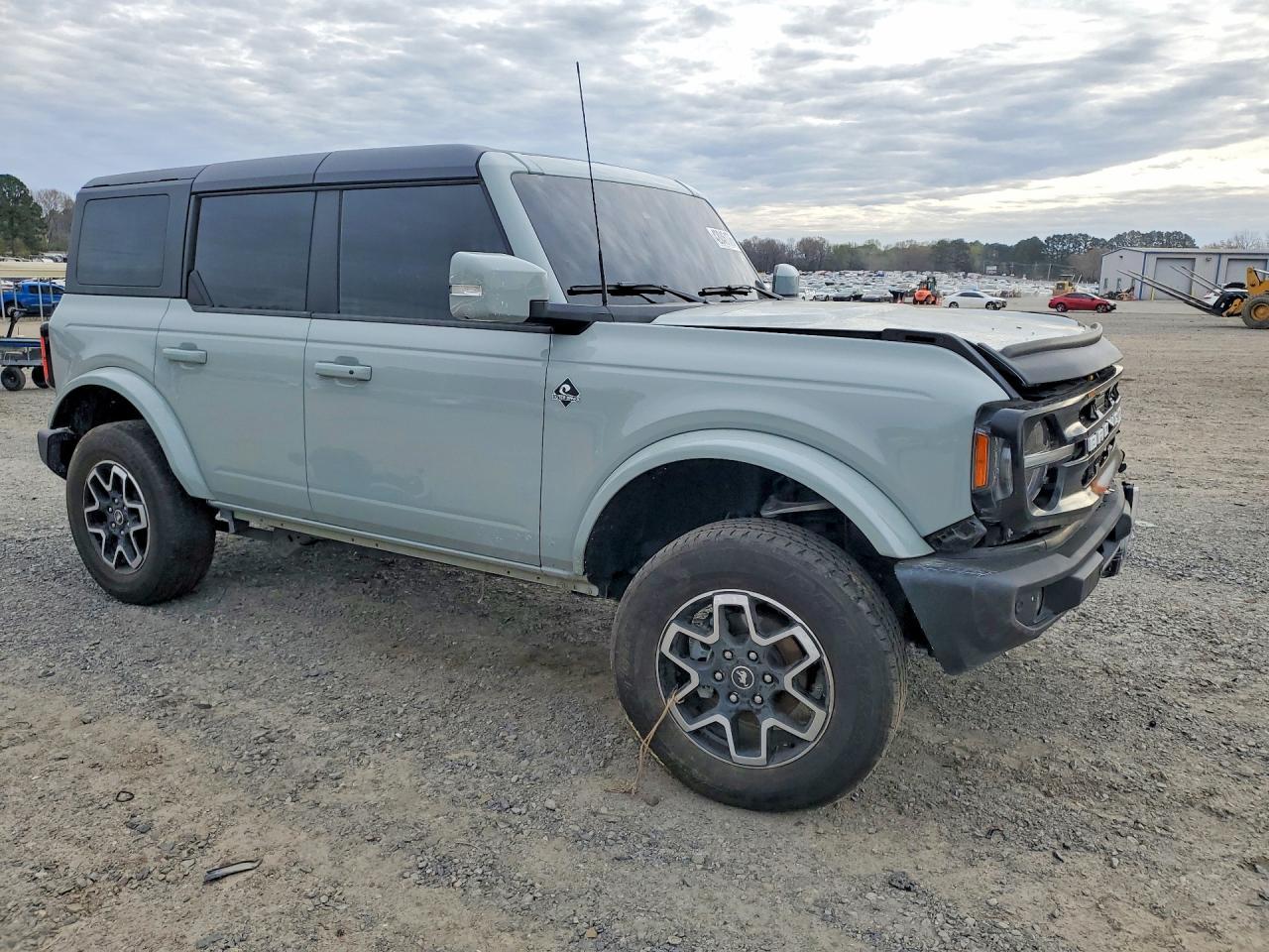 2024 Ford Bronco Outer Banks - Фото 4