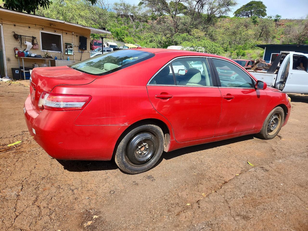 2011 Toyota Camry Le - Фото 3