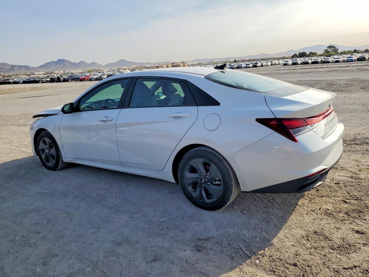 2022 Hyundai Elantra Sel - Image 2