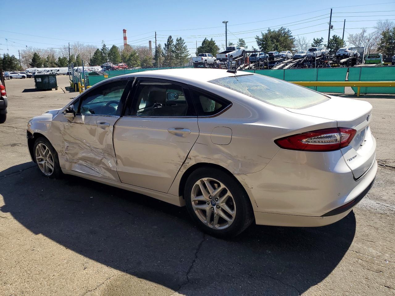 2013 Ford Fusion Se - Фото 2