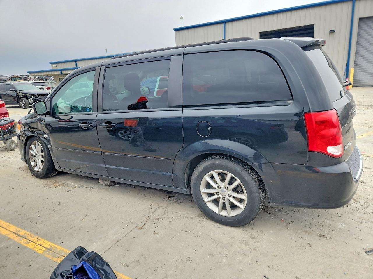2016 Dodge Grand Caravan Sxt - Image 2