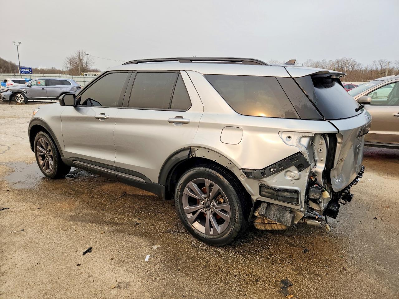 2023 Ford Explorer Xlt - Фото 2
