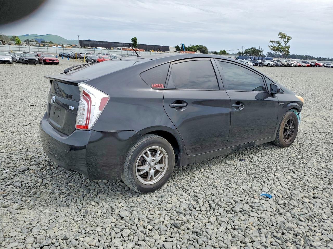 2014 Toyota Prius Two - Фото 3