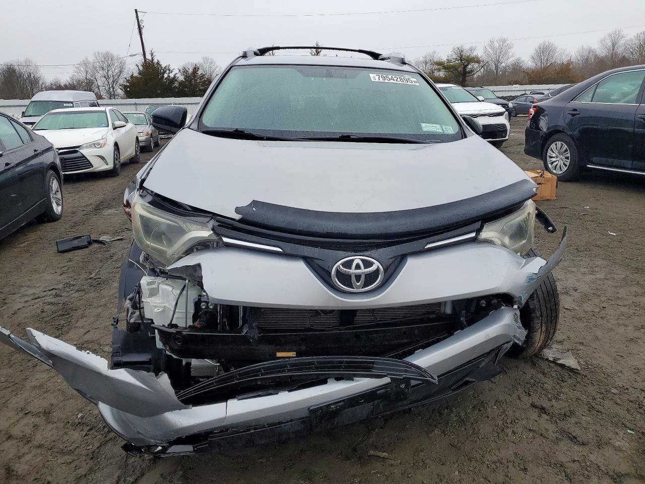 2016 Toyota Rav4 Le - Image 5