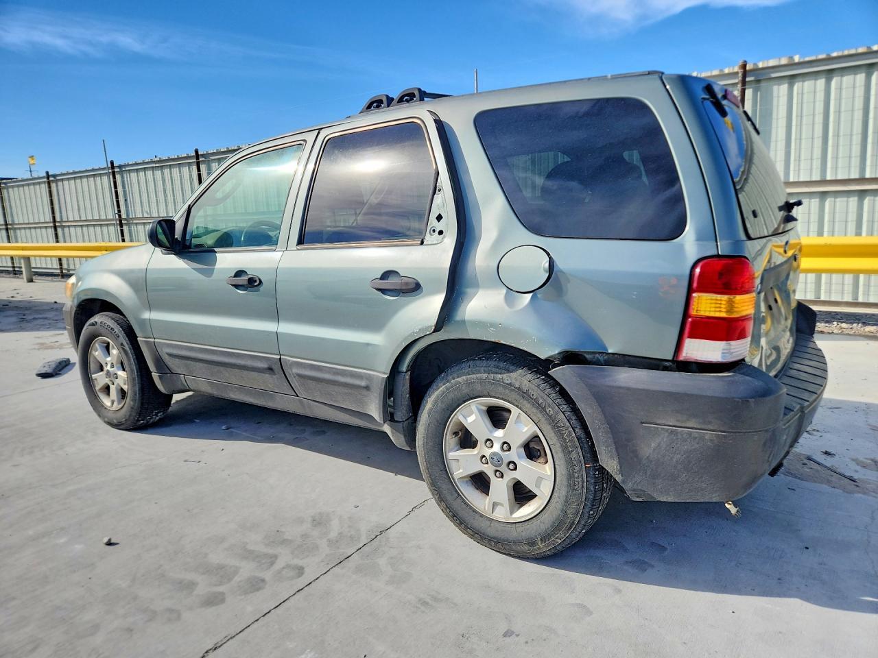 2006 Ford Escape Xlt - Image 2