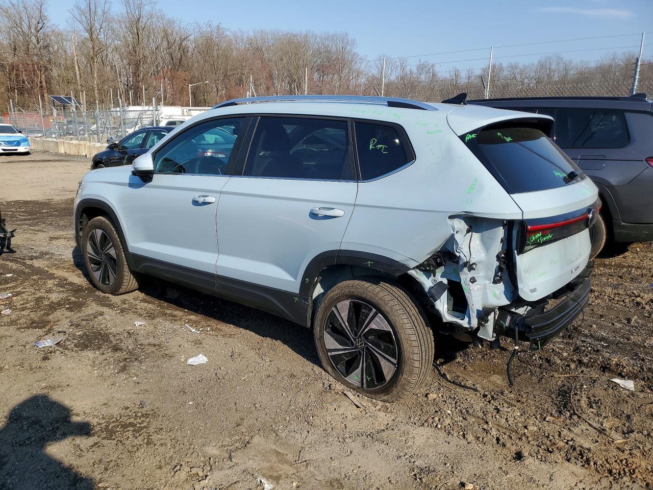 2025 Volkswagen Taos Se - Фото 2