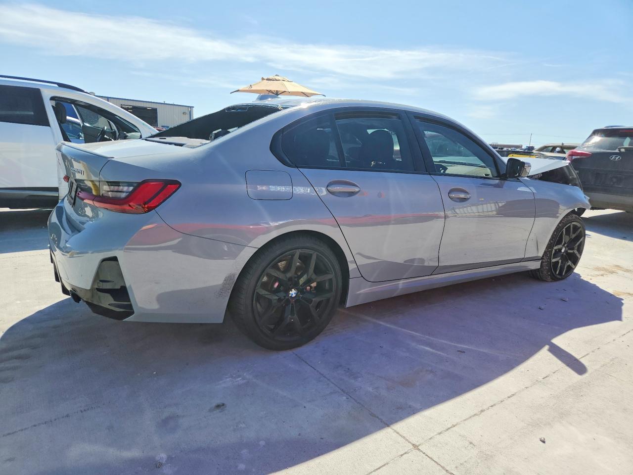 2026 BMW 330I - Фото 3