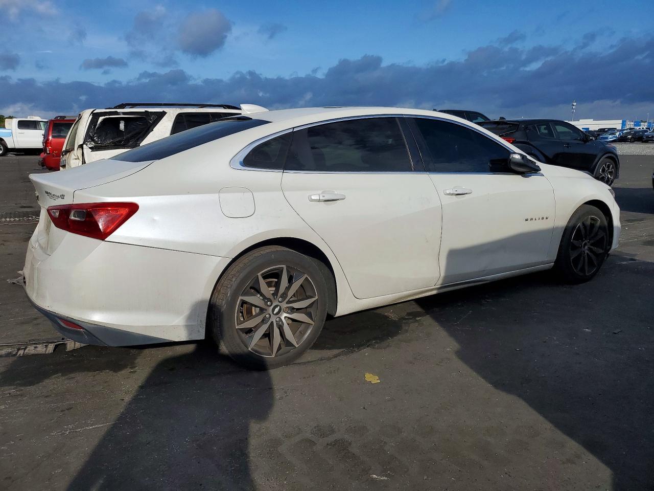 2016 Chevrolet Malibu Lt - Фото 2