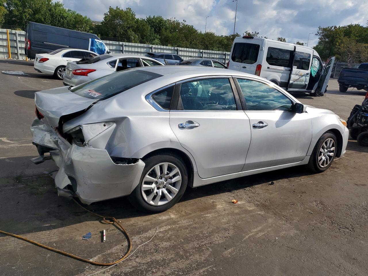 2017 Nissan Altima 2.5 S - Фото 3