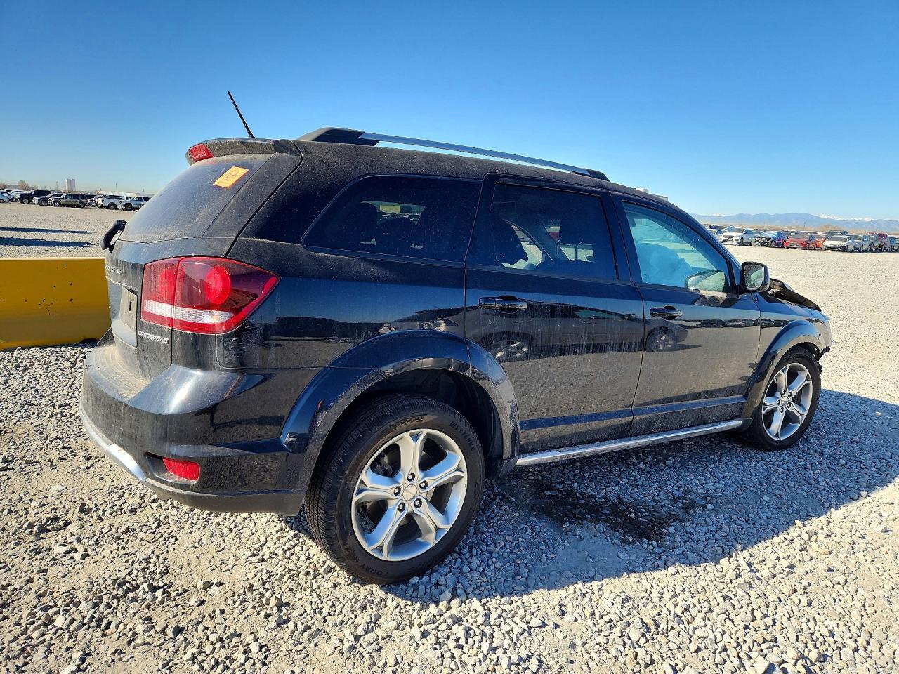 2017 Dodge Journey Crossroad - Image 3