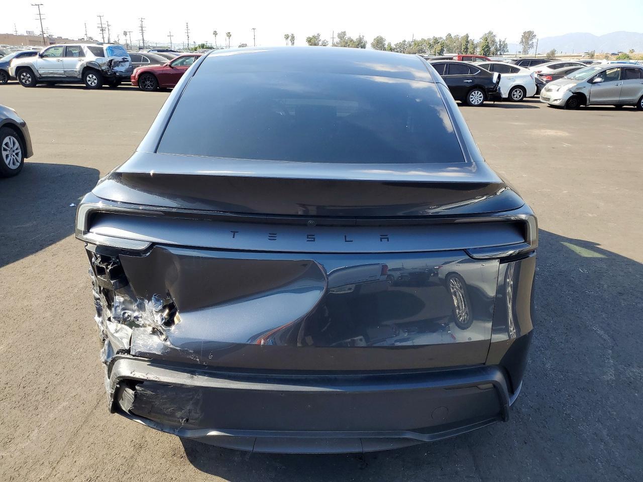 2026 Tesla Model Y - Фото 6