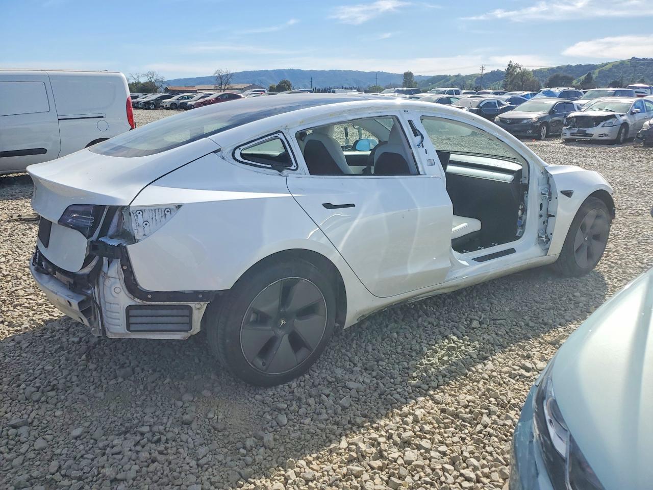 2021 Tesla Model 3 - Фото 3