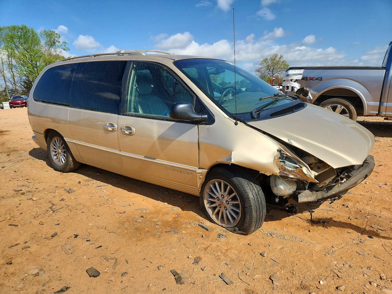 2000 Chrysler Town & Country Limited - Фото 4