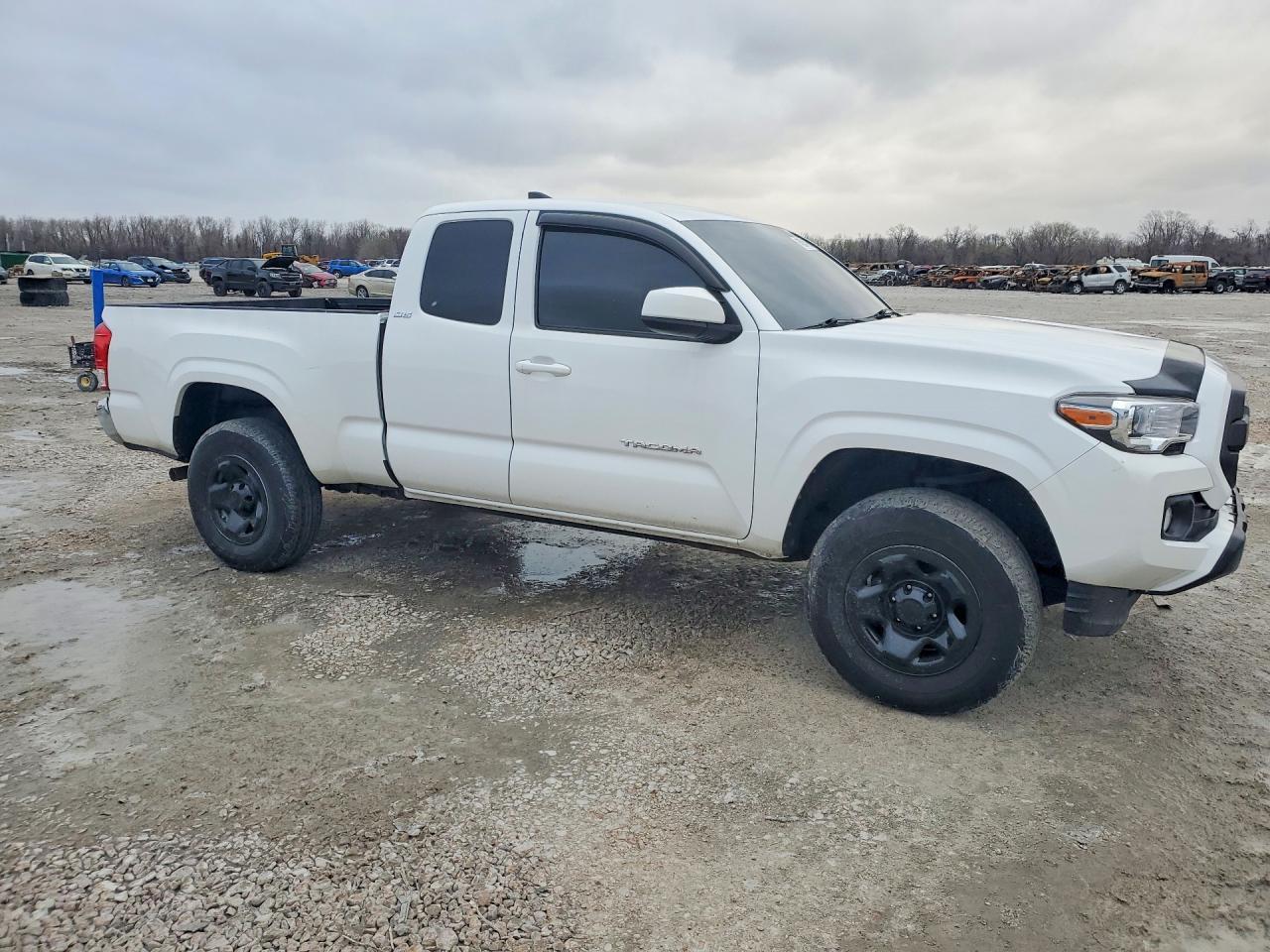 2017 Toyota Tacoma Sr5 - Фото 4