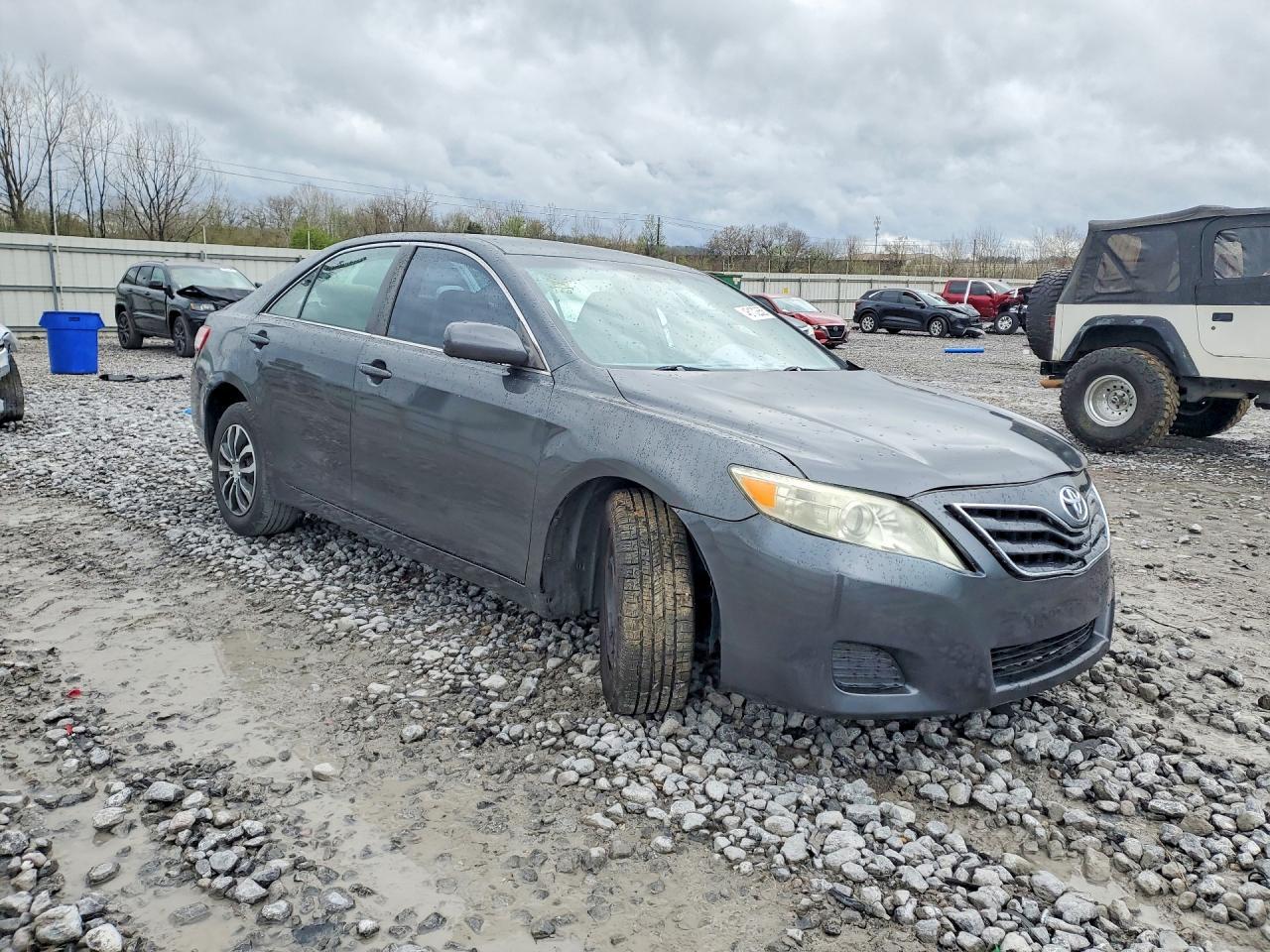 2011 Toyota Camry Le - Image 4