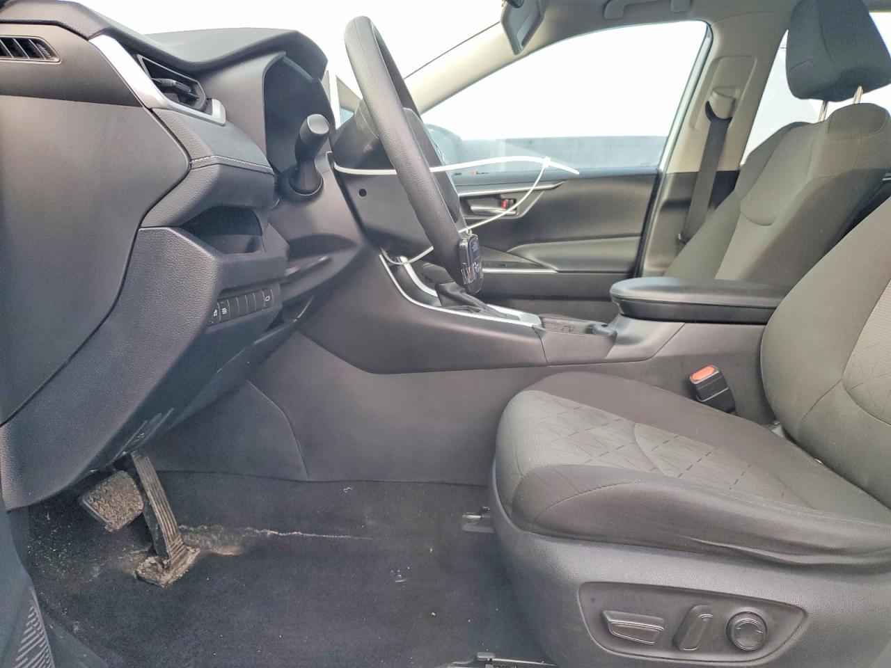 2024 Toyota Rav4 Xle - Image 7