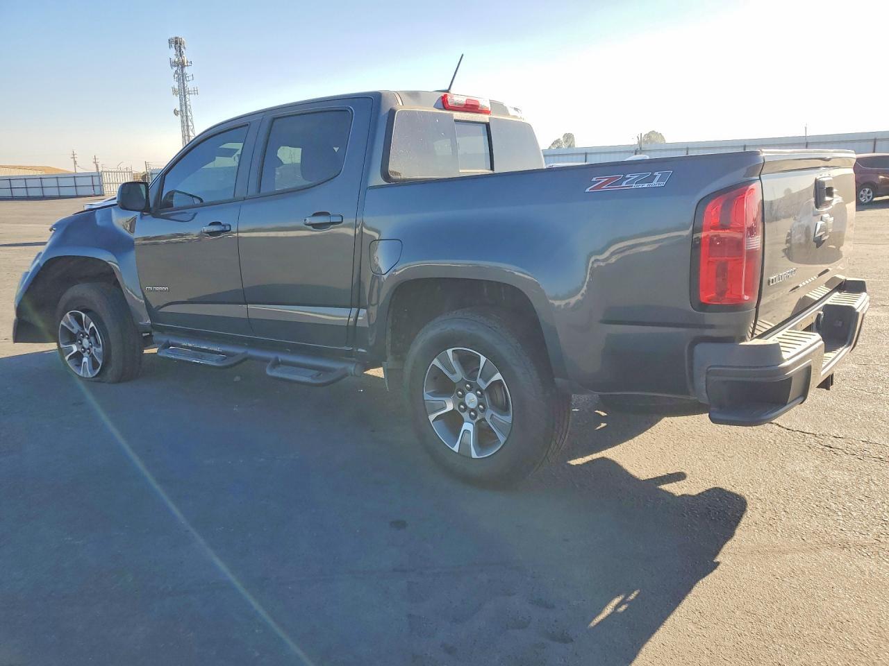 2016 Chevrolet Colorado Z71 - Image 2