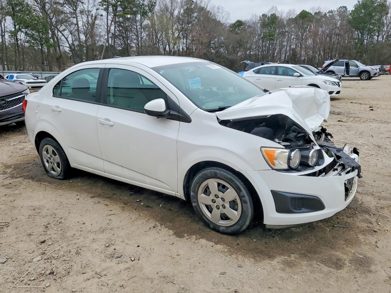 2014 Chevrolet Sonic Ls - Image 4