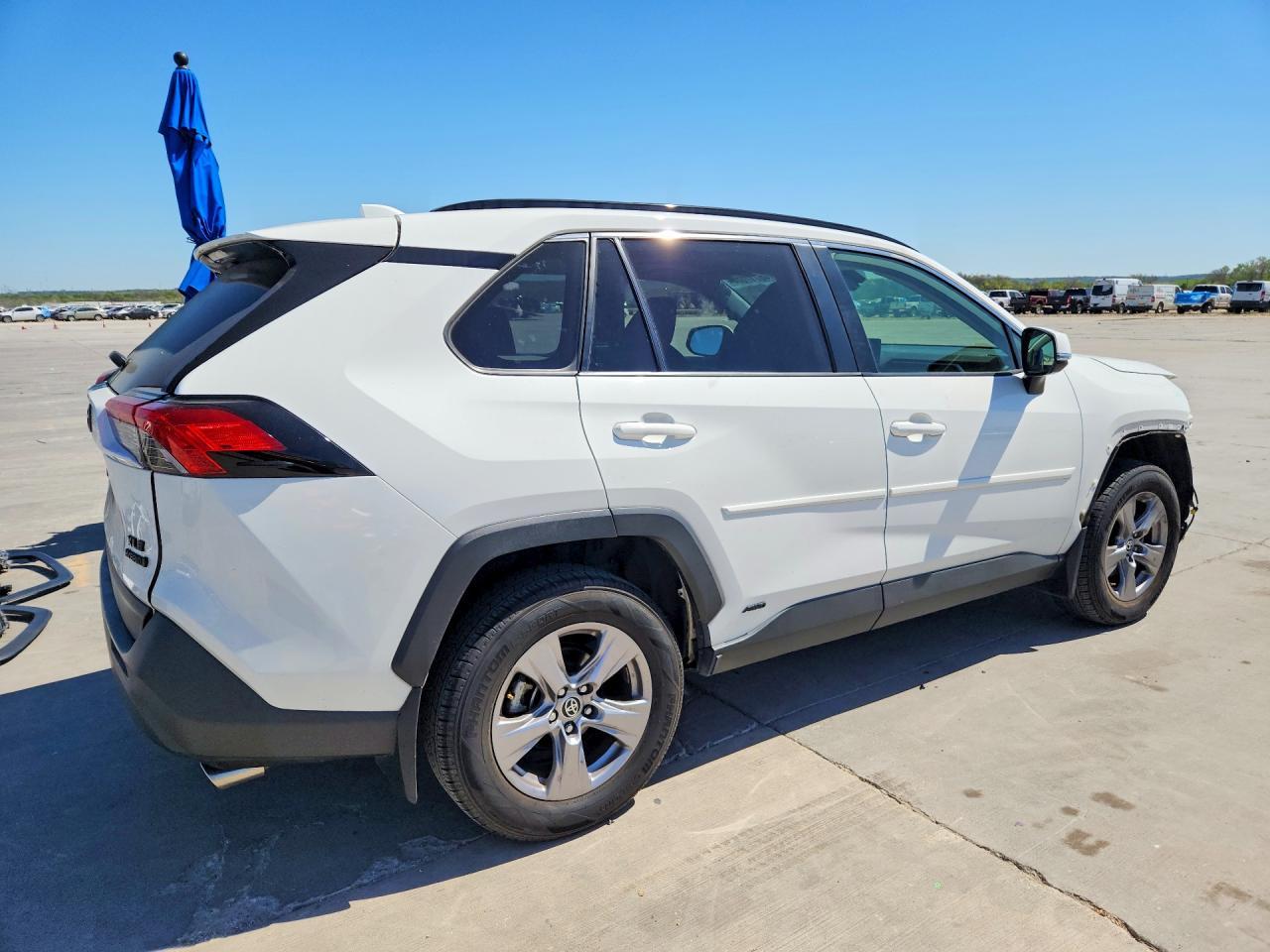 2022 Toyota Rav4 Hybrid Xle - Image 3