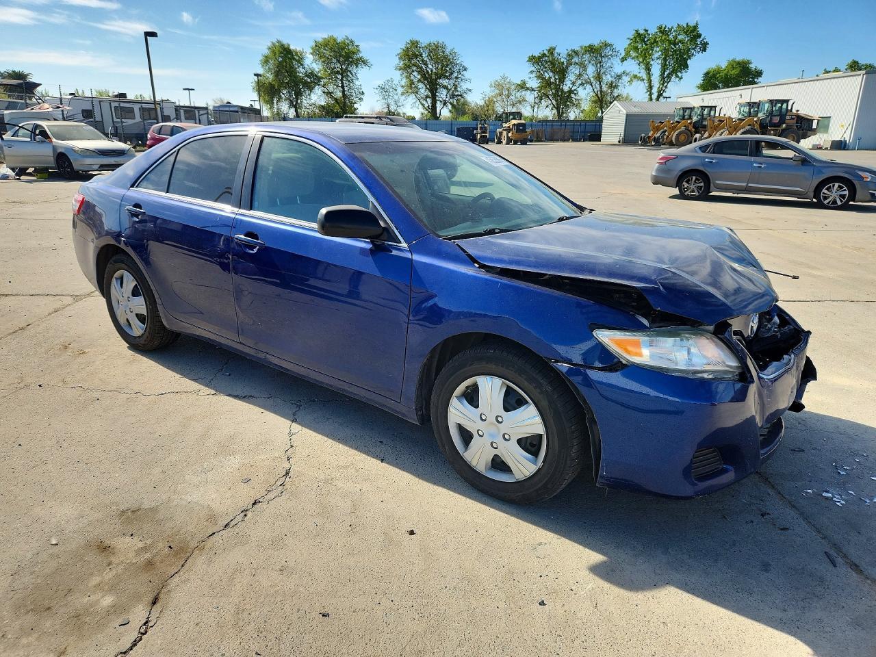 2011 Toyota Camry Le - Фото 4