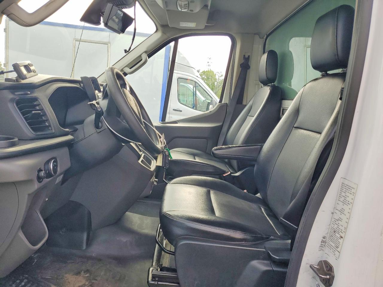2020 Ford Transit Delivery Truck - Image 7