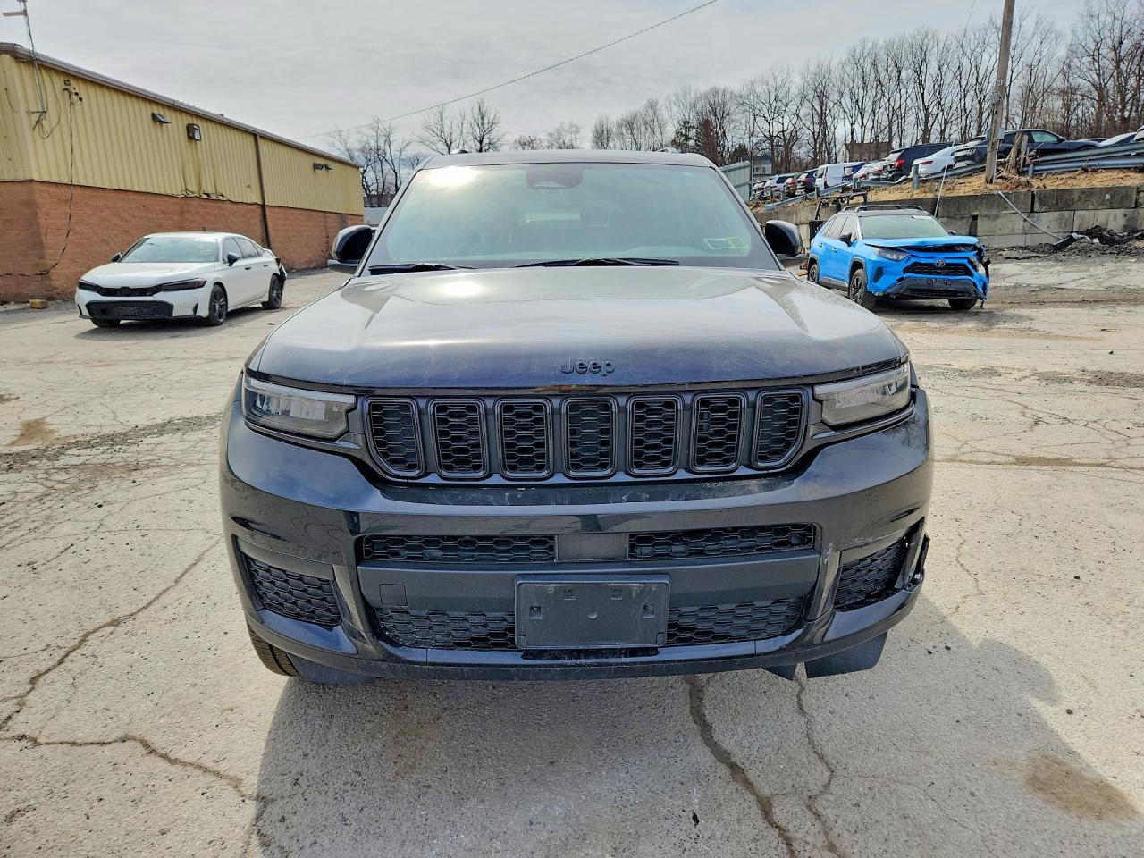 2024 Jeep Grand Cherokee L Laredo - Image 5