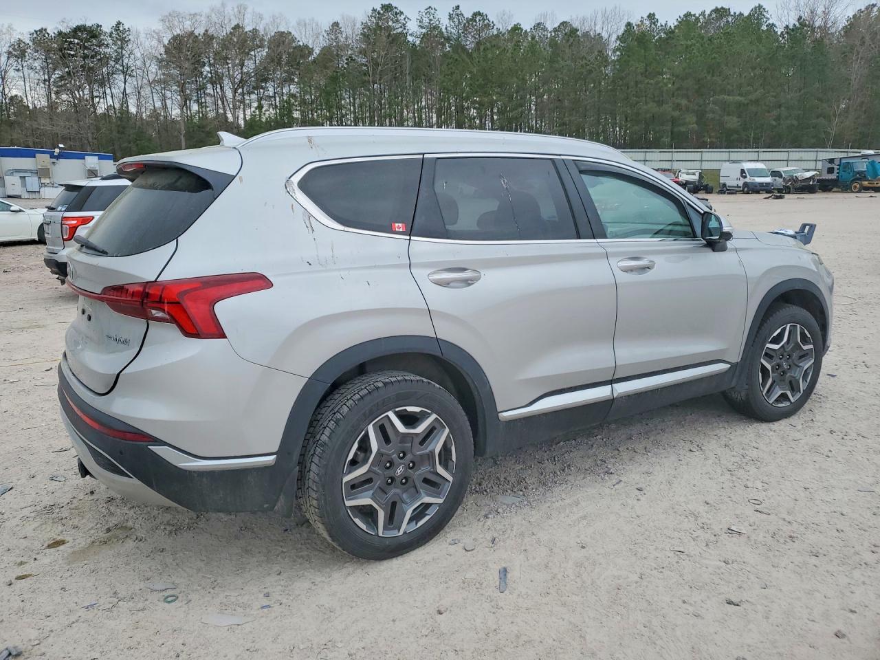 2022 Hyundai Santa Fe Hybrid Limited - Image 3