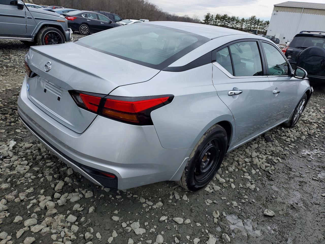 2022 Nissan Altima 2.5 S - Фото 3