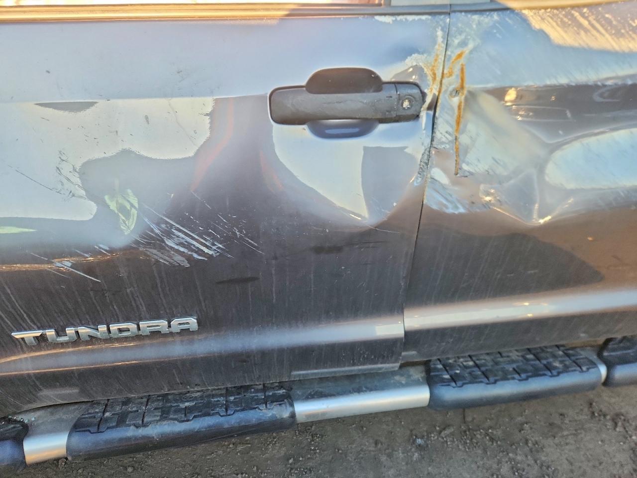 2014 Toyota Tundra Sr5 - Image 7
