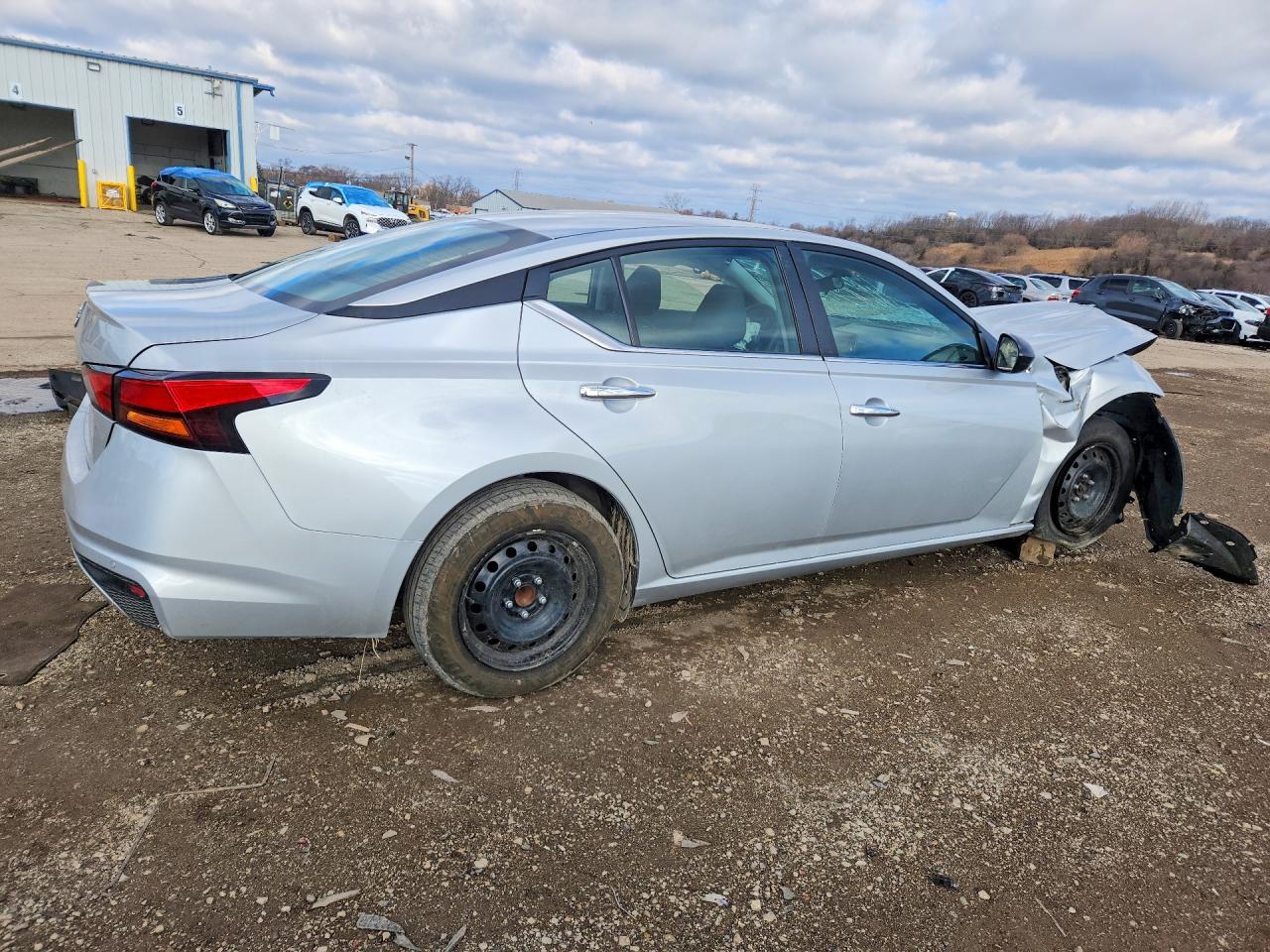 2024 Nissan Altima 2.5 S - Image 3