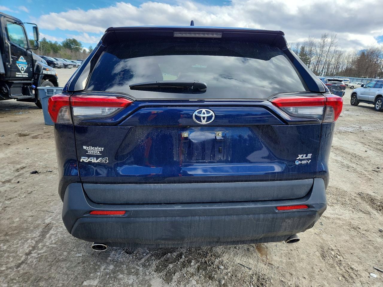 2025 Toyota Rav4 Hybrid Xle - Image 6