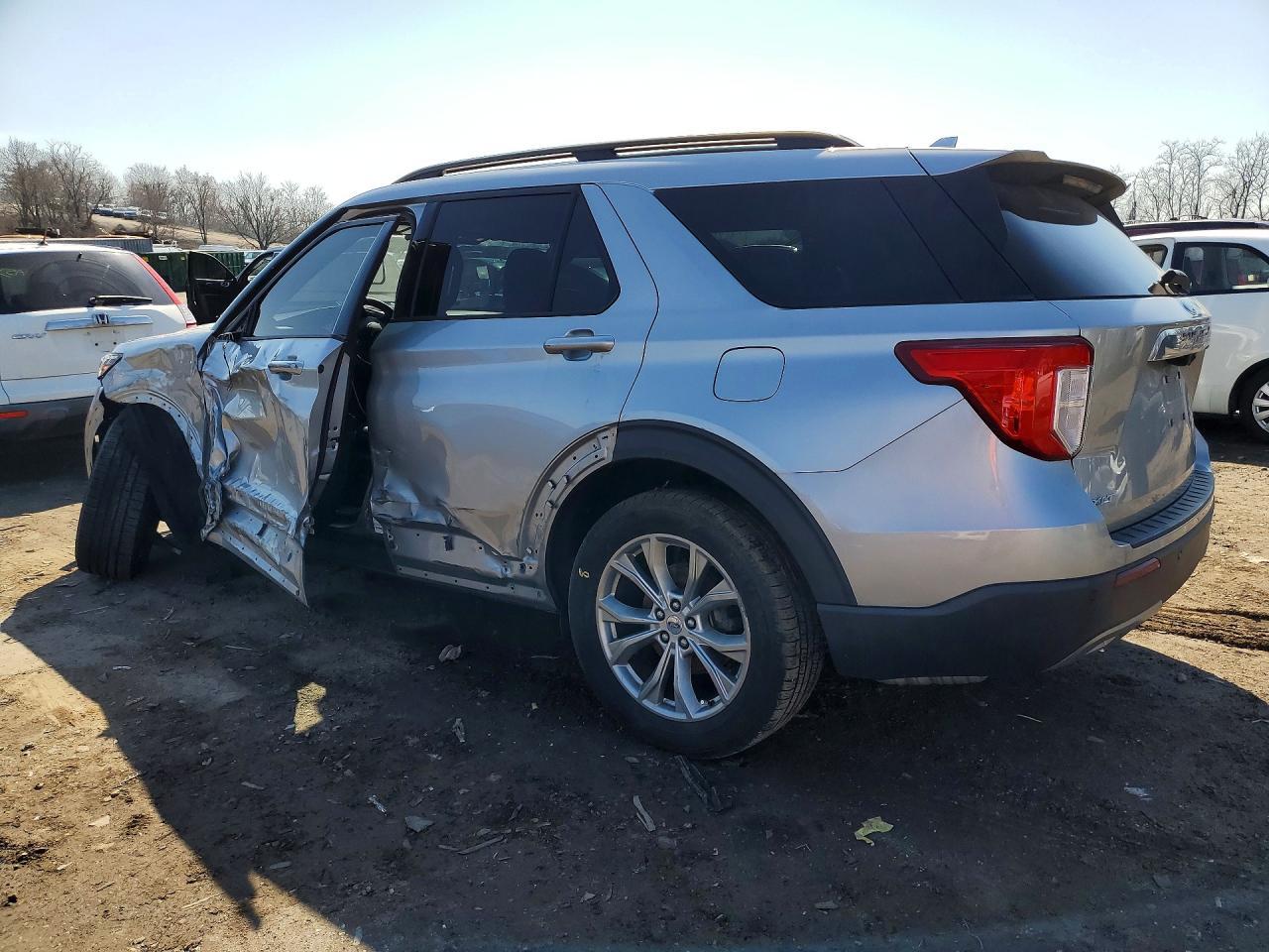 2020 Ford Explorer Xlt - Фото 2